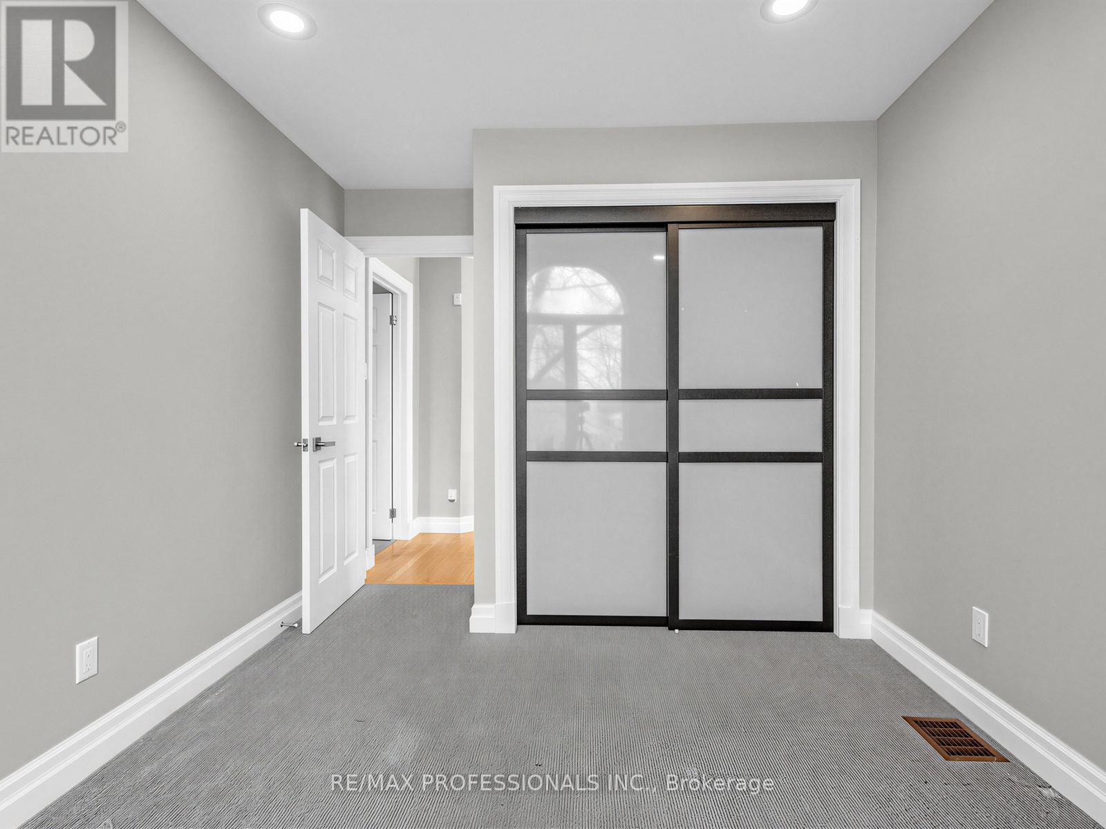 23 Mckayfield Road, Toronto, Ontario  M4J 4P6 - Photo 21 - E12923334