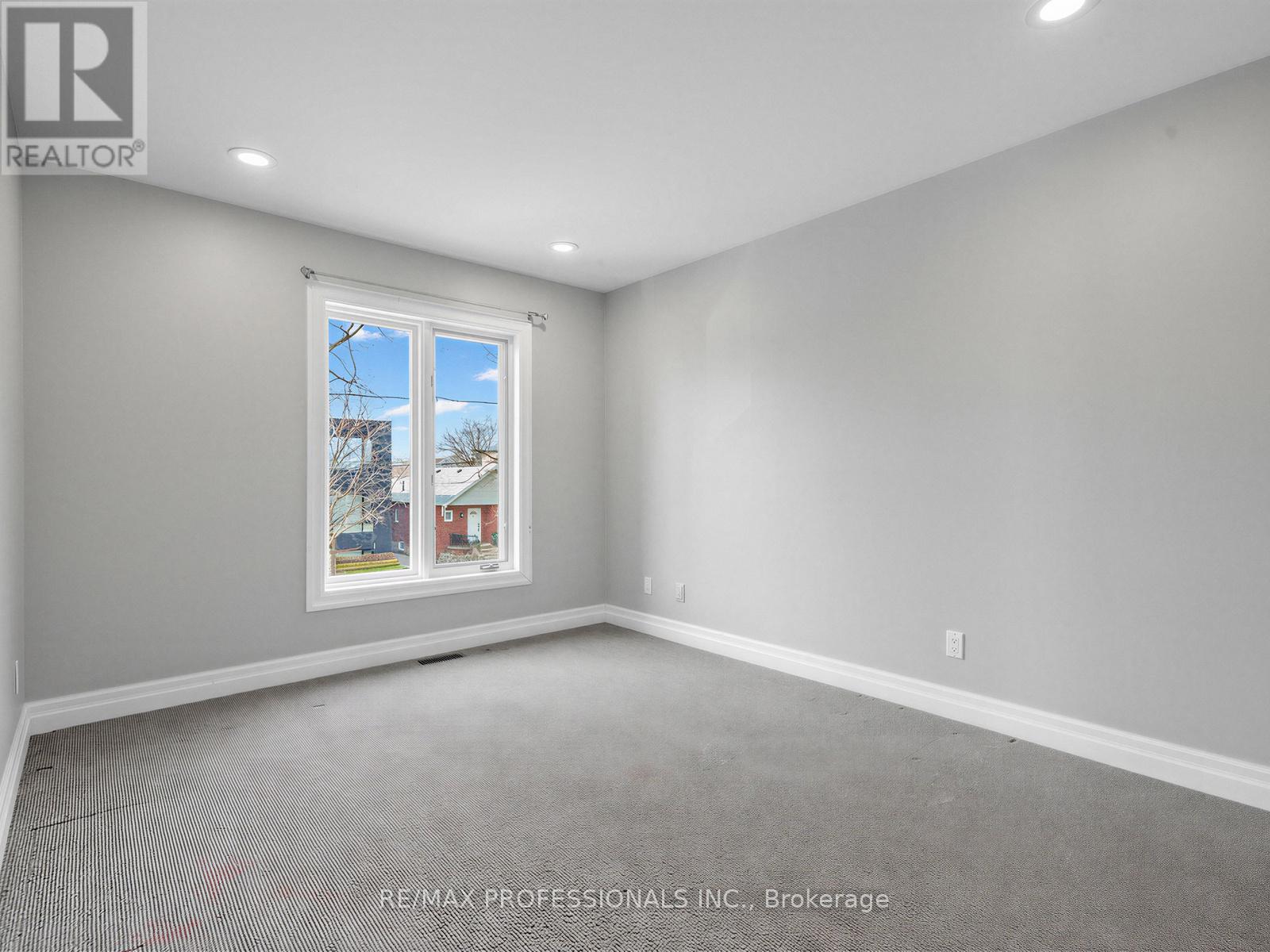 23 Mckayfield Road, Toronto, Ontario  M4J 4P6 - Photo 22 - E12923334