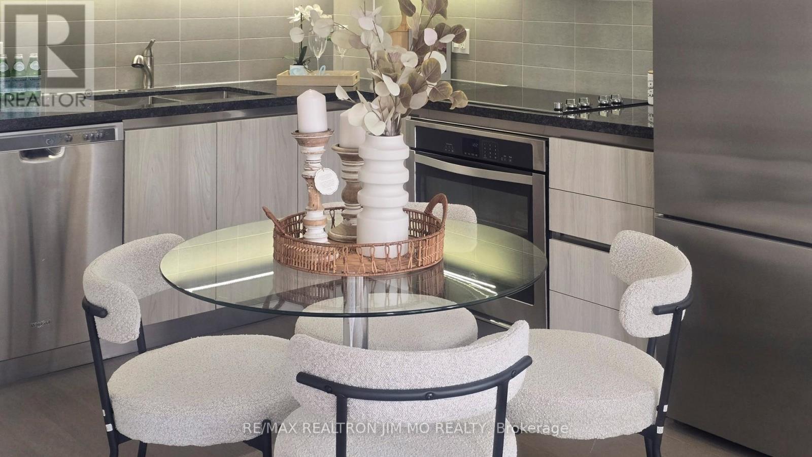 730 - 25 Water Walk Drive, Markham (Unionville), Ontario  L6G 0G3 - Photo 24 - N12922294