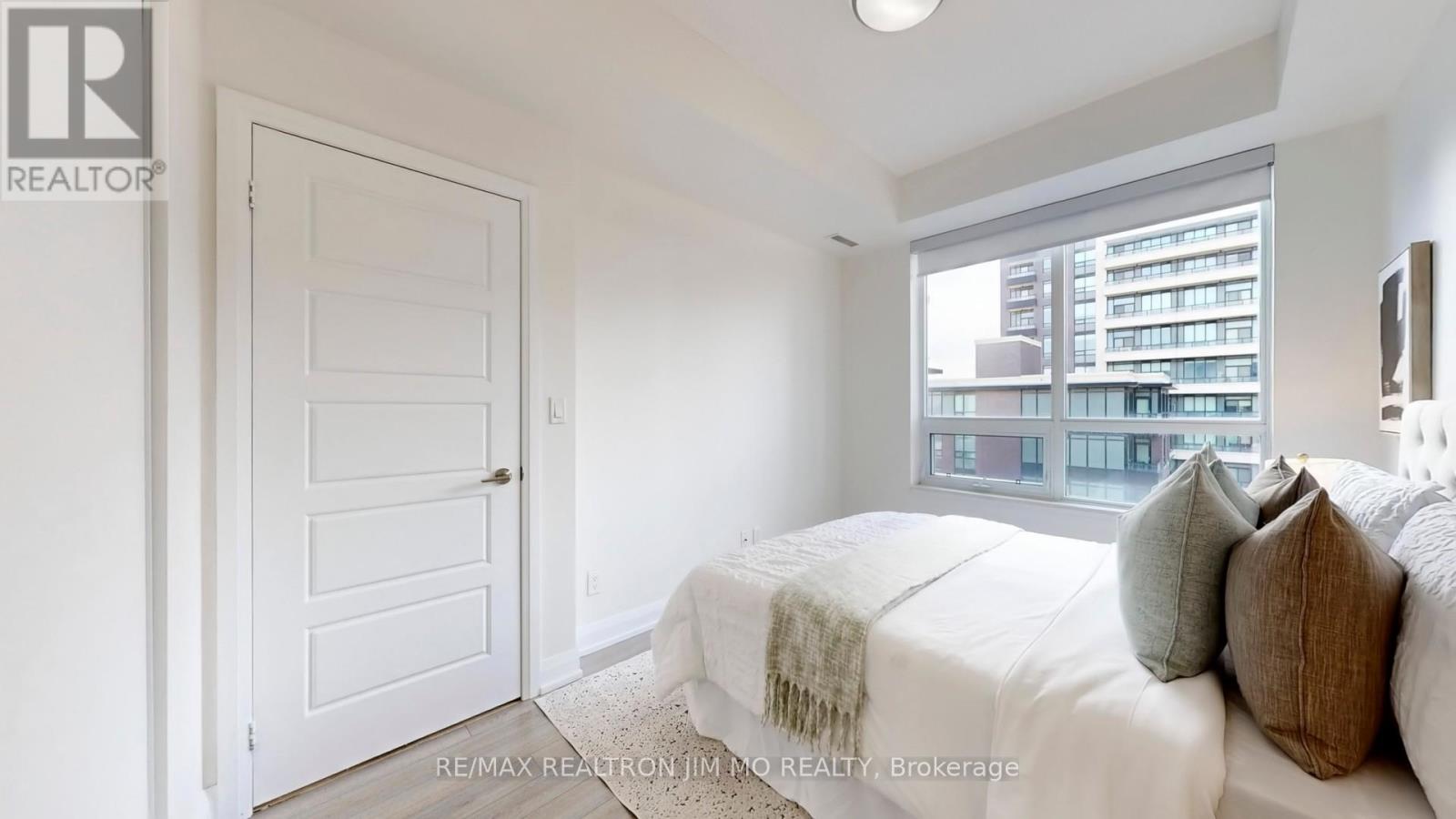 730 - 25 Water Walk Drive, Markham (Unionville), Ontario  L6G 0G3 - Photo 33 - N12922294