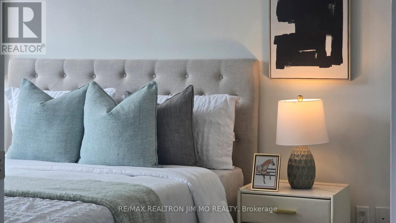 730 - 25 Water Walk Drive, Markham (Unionville), Ontario  L6G 0G3 - Photo 34 - N12922294