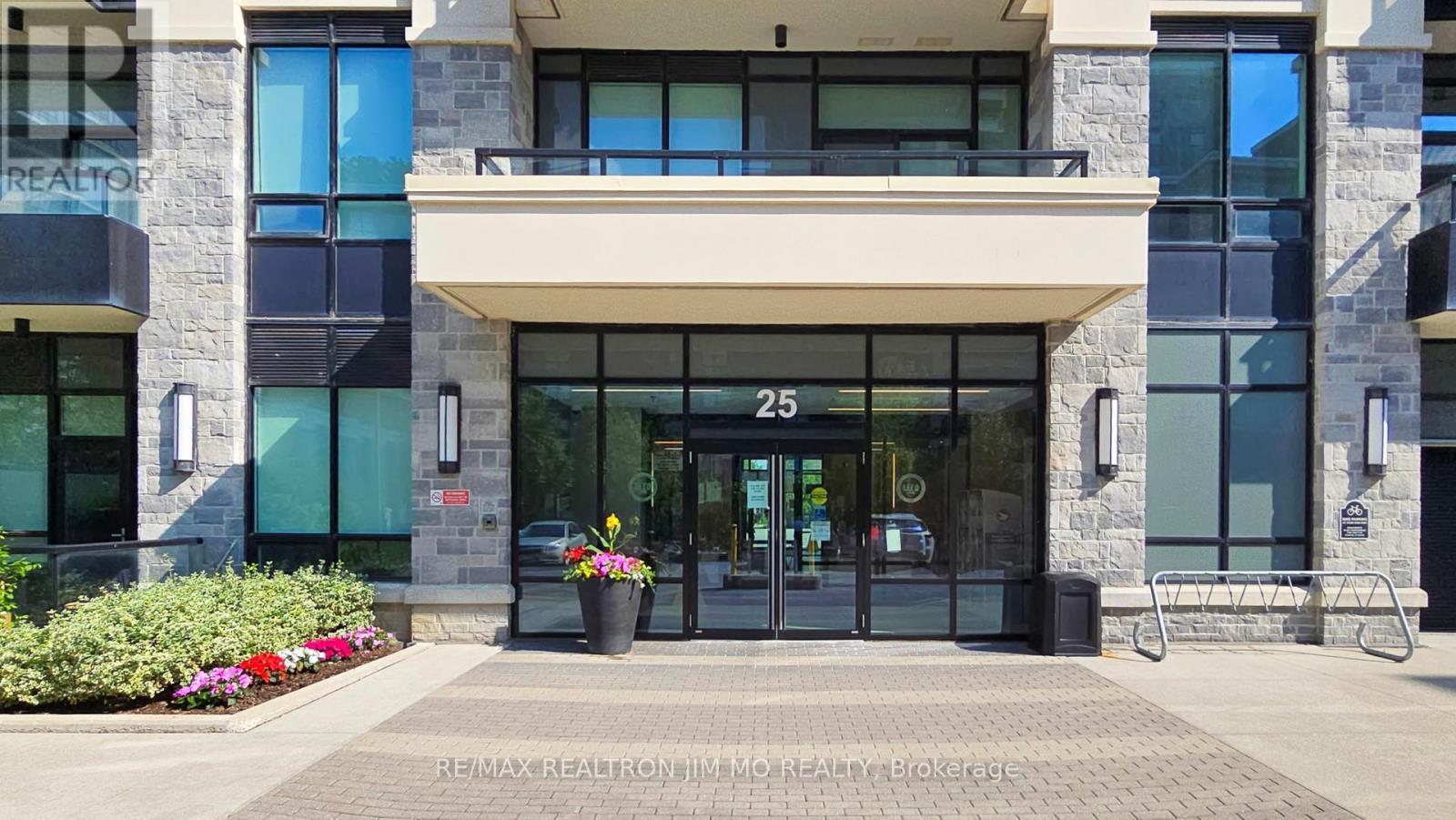 730 - 25 Water Walk Drive, Markham (Unionville), Ontario  L6G 0G3 - Photo 7 - N12922294