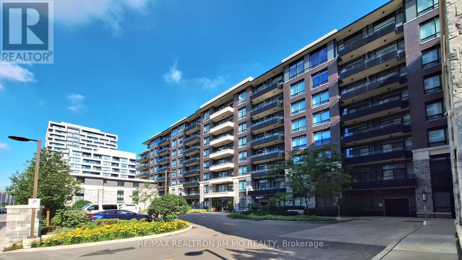 730 - 25 Water Walk Drive, Markham (Unionville), Ontario  L6G 0G3 - Photo 4 - N12922294