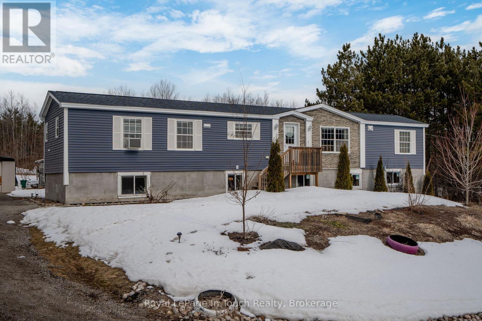 9732 93 Highway, Midland, Ontario  L4R 4L9 - Photo 1 - S12925192