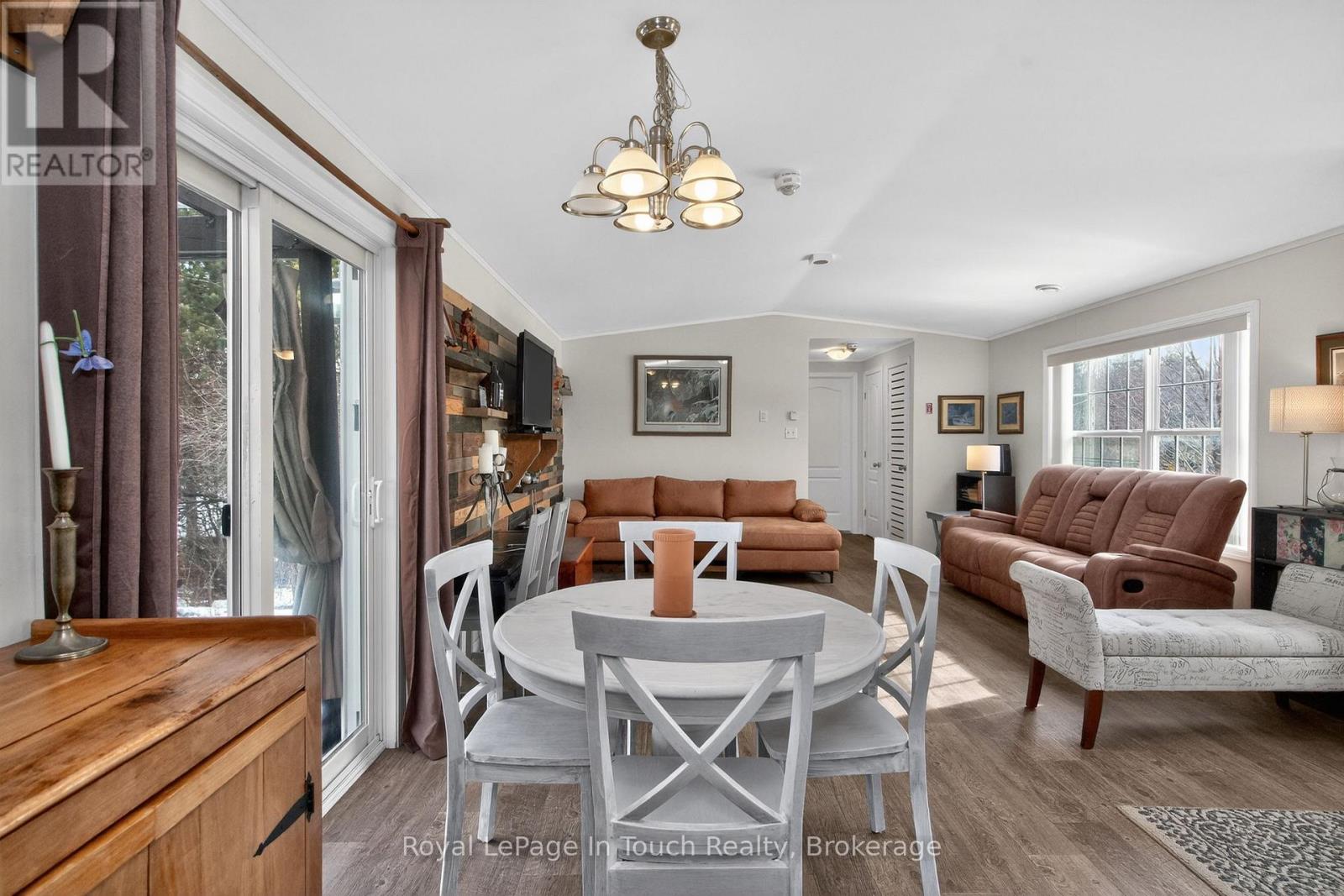 9732 93 Highway, Midland, Ontario  L4R 4L9 - Photo 16 - S12925192