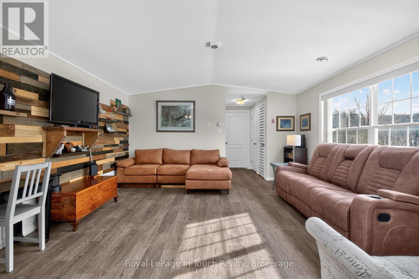 9732 93 Highway, Midland, Ontario  L4R 4L9 - Photo 18 - S12925192