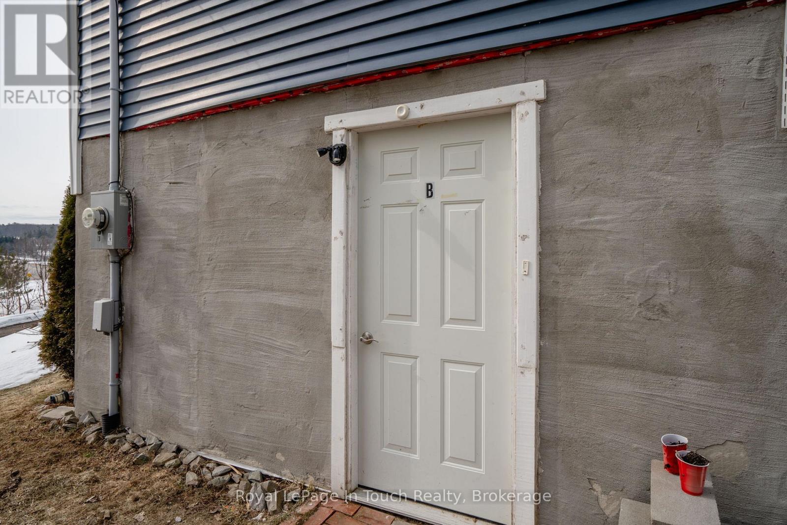 9732 93 Highway, Midland, Ontario  L4R 4L9 - Photo 27 - S12925192