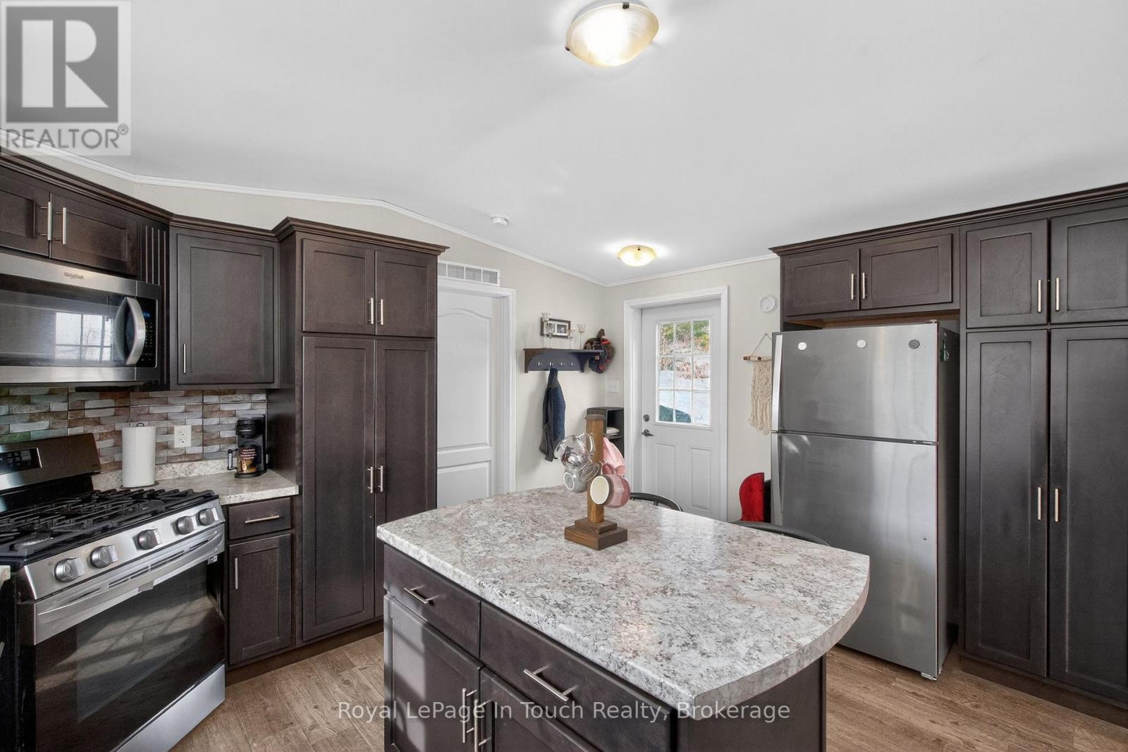 9732 93 Highway, Midland, Ontario  L4R 4L9 - Photo 6 - S12925192