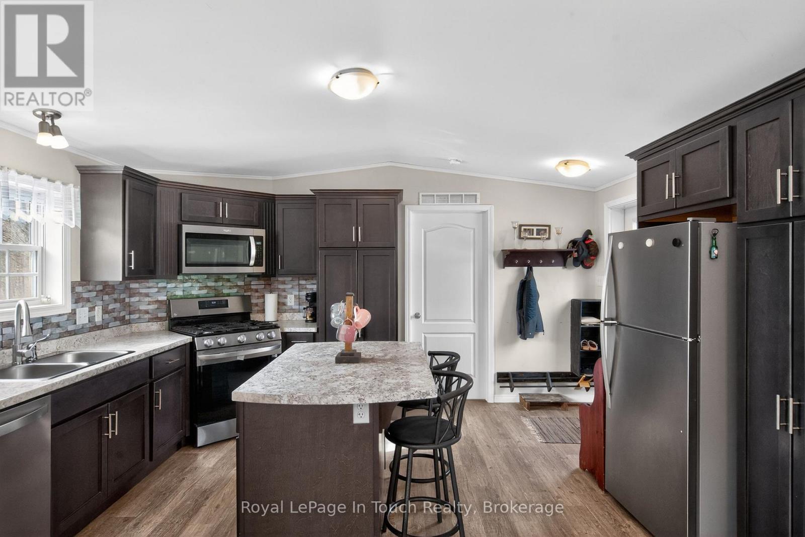 9732 93 Highway, Midland, Ontario  L4R 4L9 - Photo 7 - S12925192