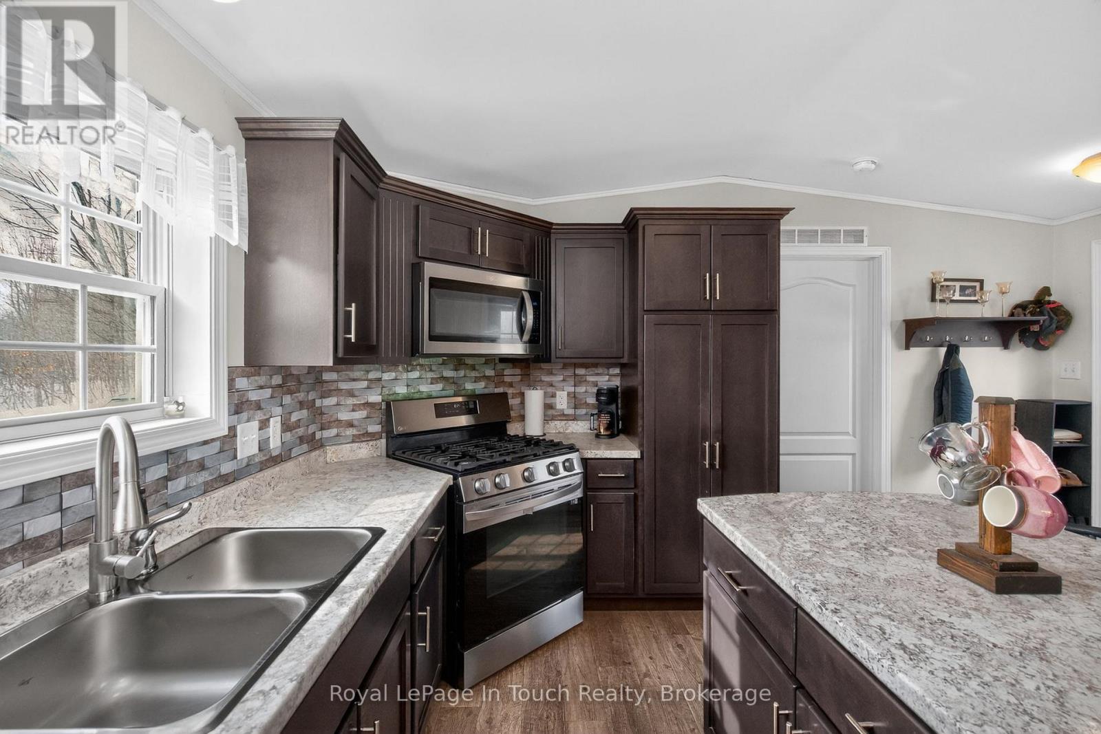 9732 93 Highway, Midland, Ontario  L4R 4L9 - Photo 8 - S12925192