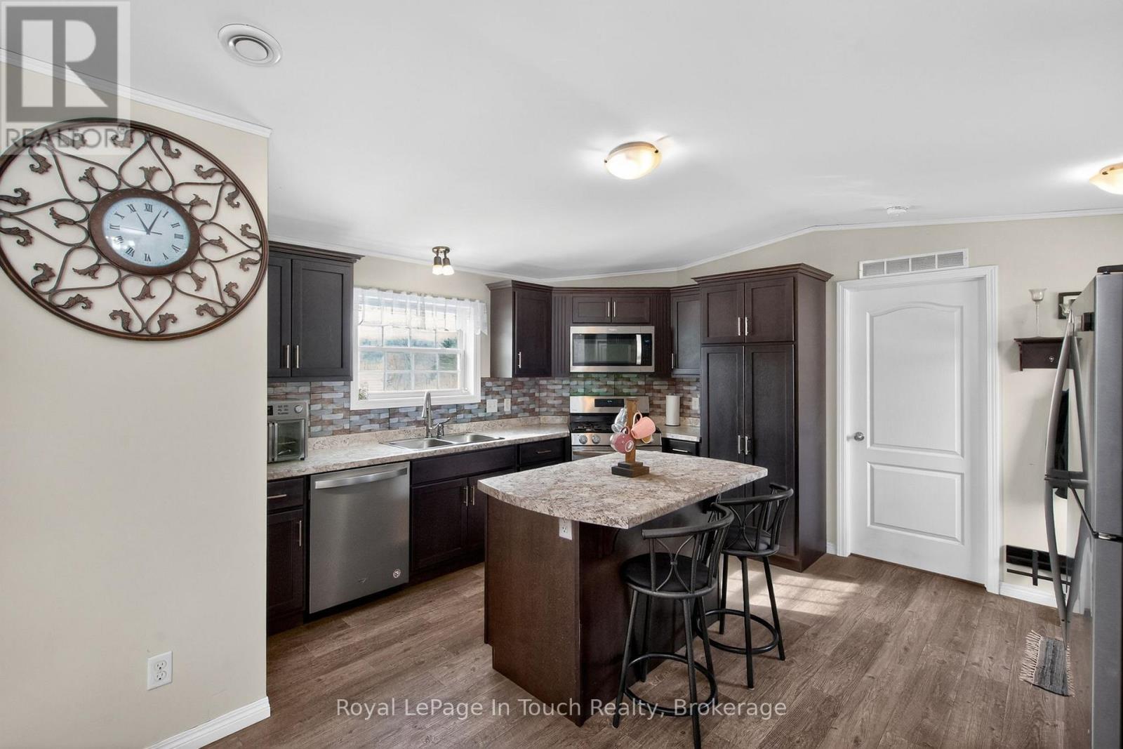 9732 93 Highway, Midland, Ontario  L4R 4L9 - Photo 9 - S12925192