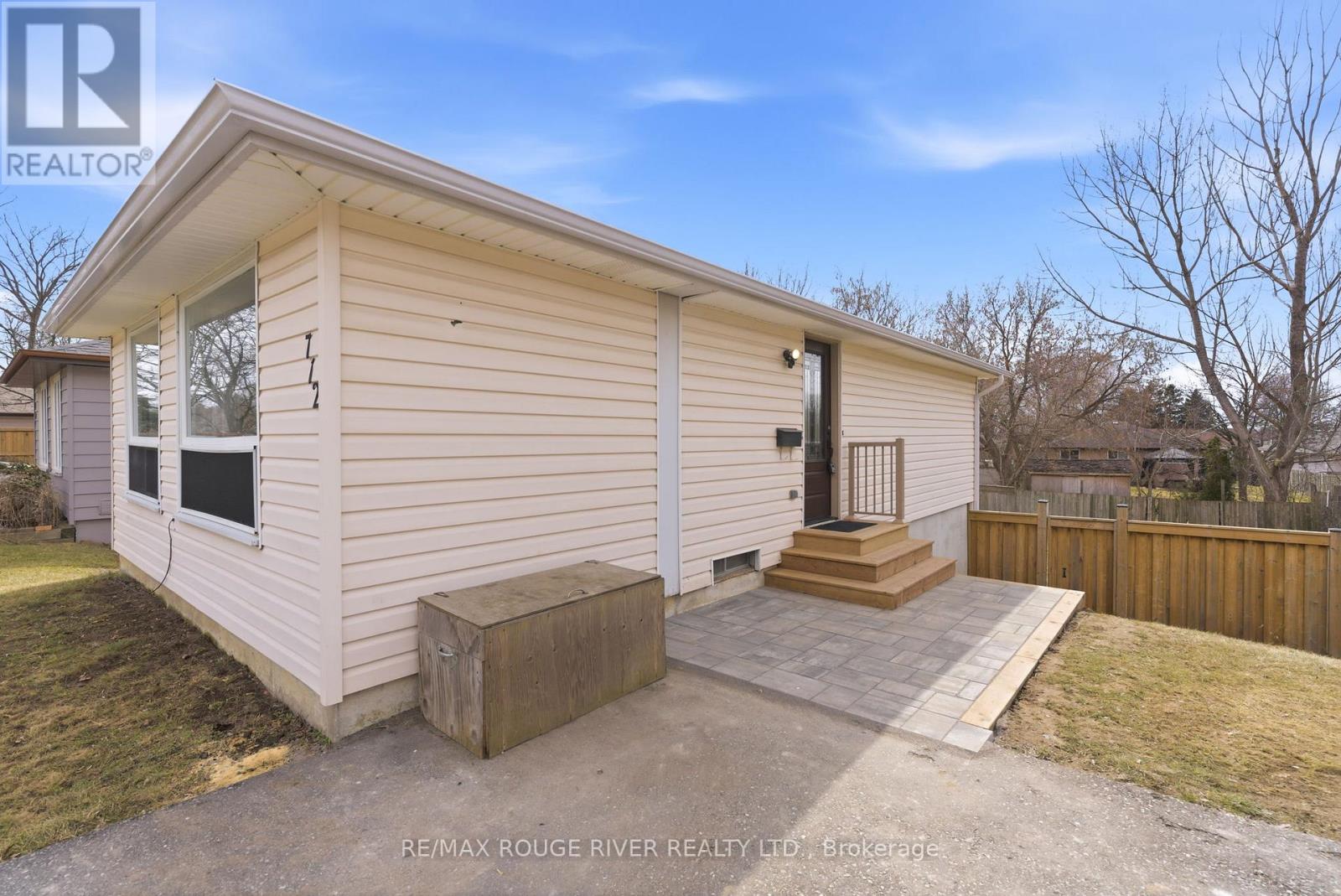 712 Grandview Drive, Oshawa, Ontario  L1H 7W2 - Photo 7 - E12925106