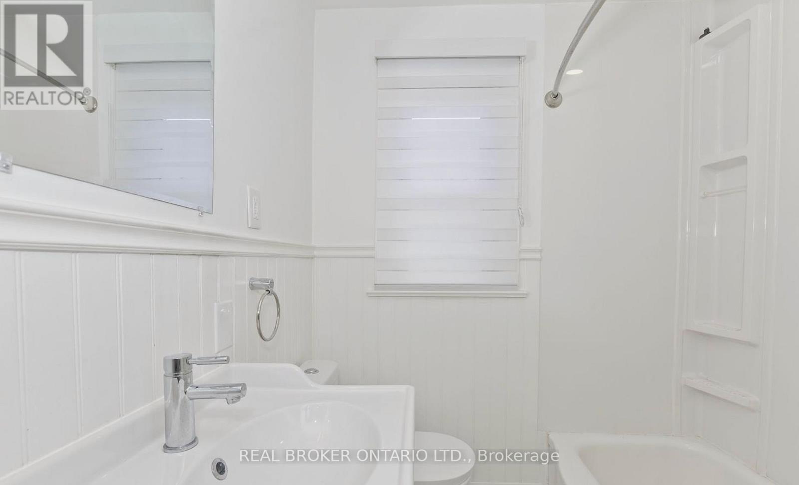 Upper - 147 Lasalle Avenue, Oshawa, Ontario  L1H 5Y4 - Photo 11 - E12925172