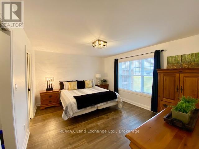 2 Fairway Lane, Saugeen Shores, Ontario  N0H 2C3 - Photo 14 - X12925156