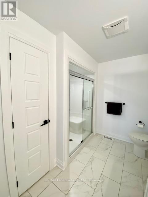 2 Fairway Lane, Saugeen Shores, Ontario  N0H 2C3 - Photo 17 - X12925156