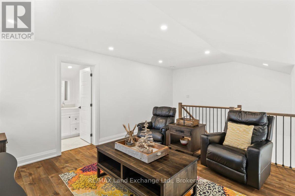 2 Fairway Lane, Saugeen Shores, Ontario  N0H 2C3 - Photo 21 - X12925156