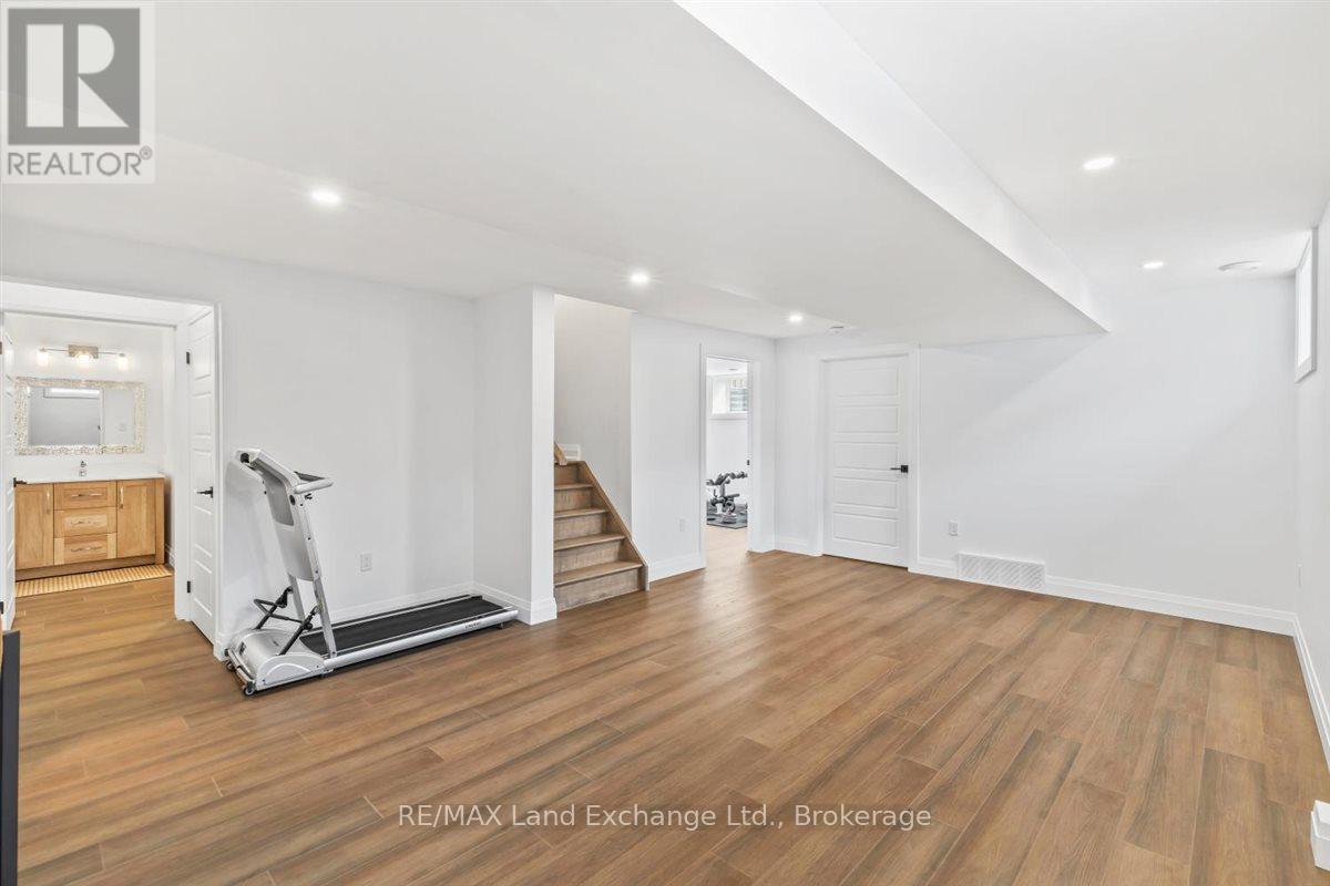 2 Fairway Lane, Saugeen Shores, Ontario  N0H 2C3 - Photo 24 - X12925156