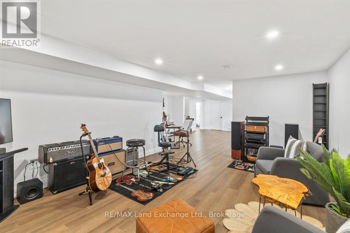 2 Fairway Lane, Saugeen Shores, Ontario  N0H 2C3 - Photo 26 - X12925156