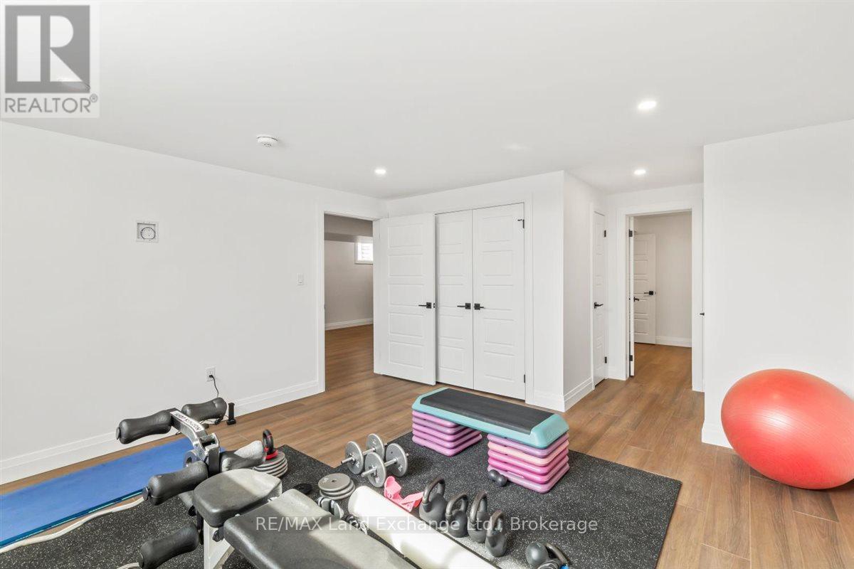 2 Fairway Lane, Saugeen Shores, Ontario  N0H 2C3 - Photo 30 - X12925156