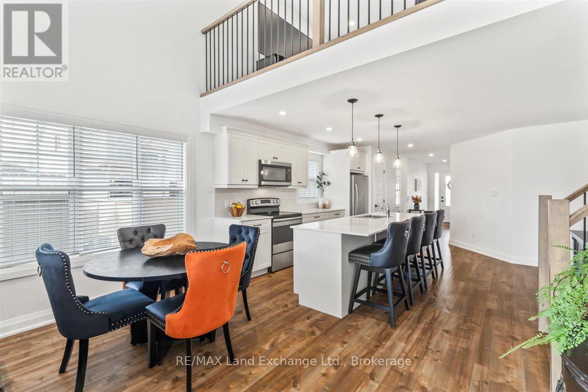 2 Fairway Lane, Saugeen Shores, Ontario  N0H 2C3 - Photo 5 - X12925156