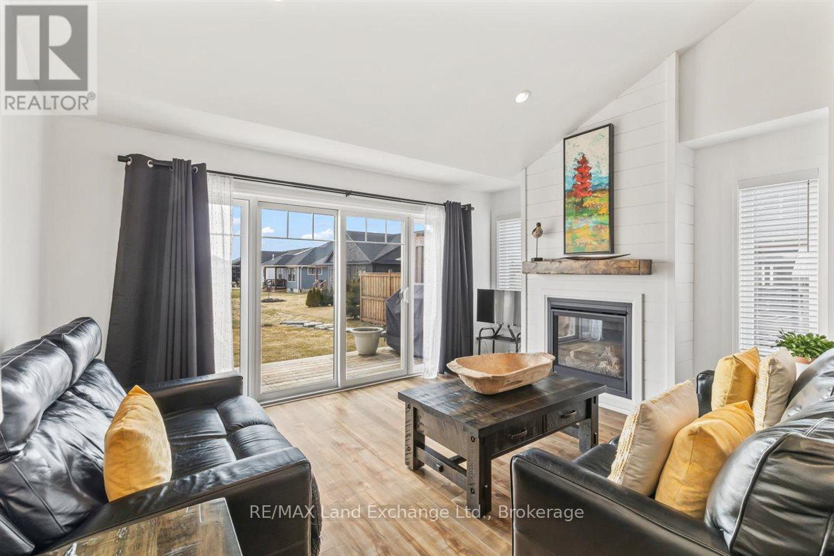 2 Fairway Lane, Saugeen Shores, Ontario  N0H 2C3 - Photo 9 - X12925156