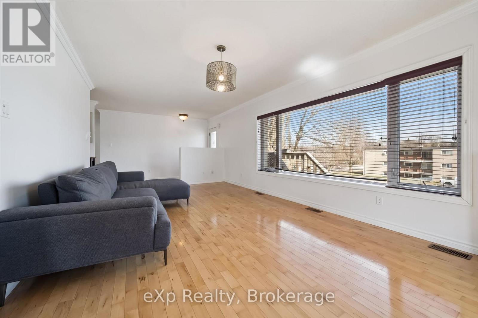 184 Stevenson Street N, Guelph (St. George's), Ontario  N1E 5A8 - Photo 11 - X12925214