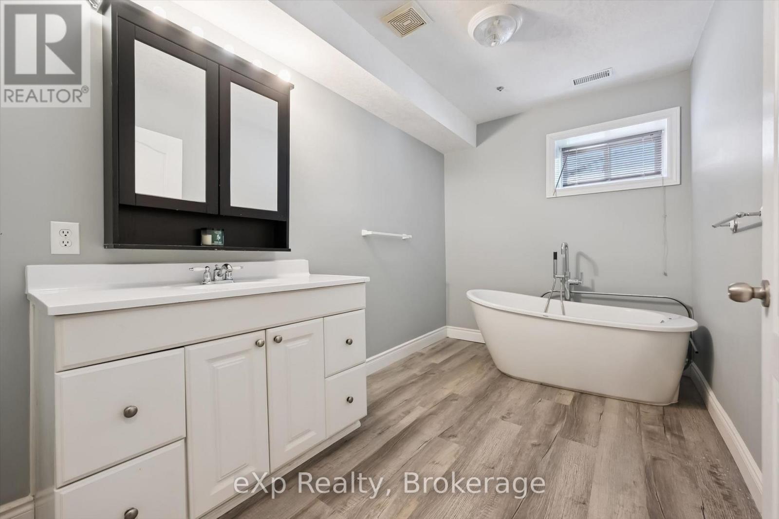 184 Stevenson Street N, Guelph (St. George's), Ontario  N1E 5A8 - Photo 29 - X12925214