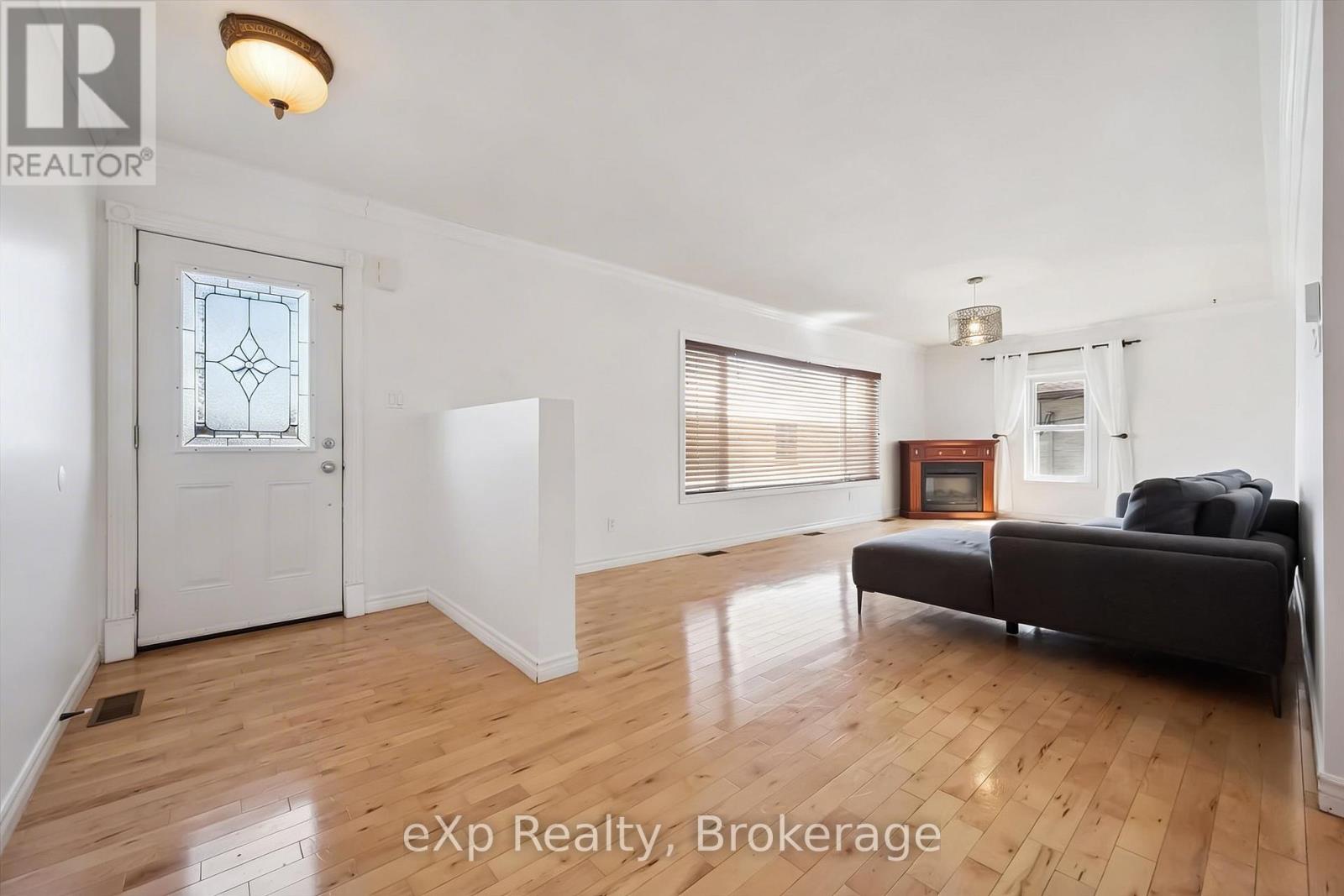 184 Stevenson Street N, Guelph (St. George's), Ontario  N1E 5A8 - Photo 8 - X12925214