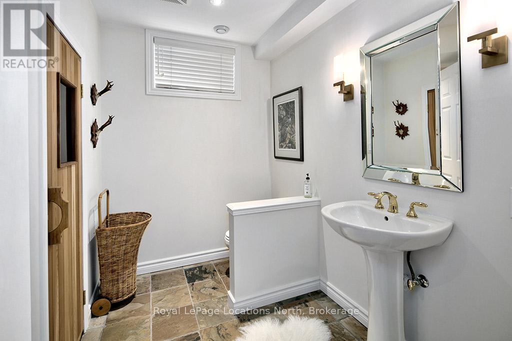 112 Amik Court, Grey Highlands, Ontario  N0C 1G0 - Photo 36 - X12925260