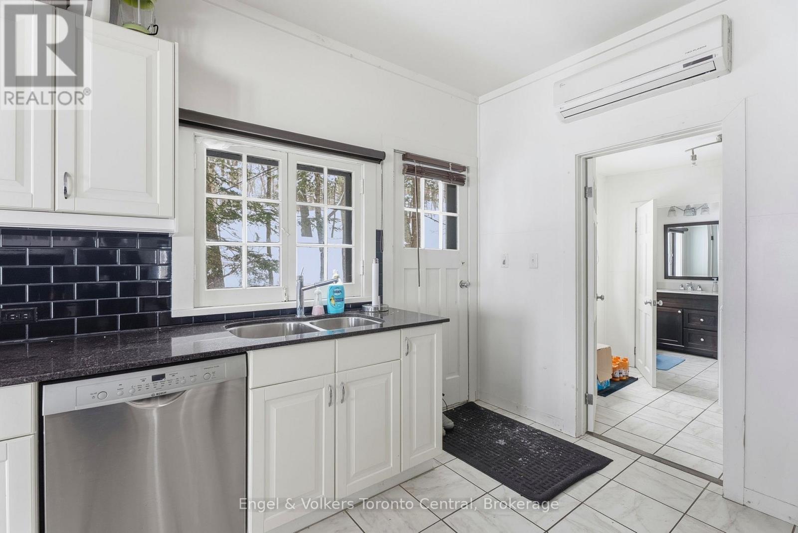 1246 Purdy Road, Muskoka Lakes, Ontario  P0B 1M0 - Photo 31 - X12925292