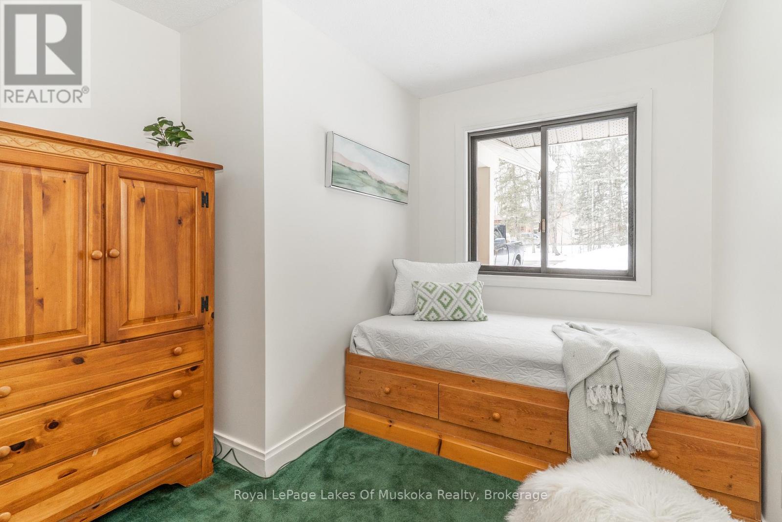 35 Westvale Drive, Bracebridge (Monck (Bracebridge)), Ontario  P1L 1B5 - Photo 17 - X12925330