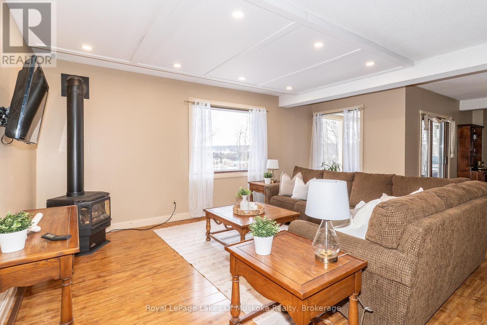 35 Westvale Drive, Bracebridge (Monck (Bracebridge)), Ontario  P1L 1B5 - Photo 21 - X12925330