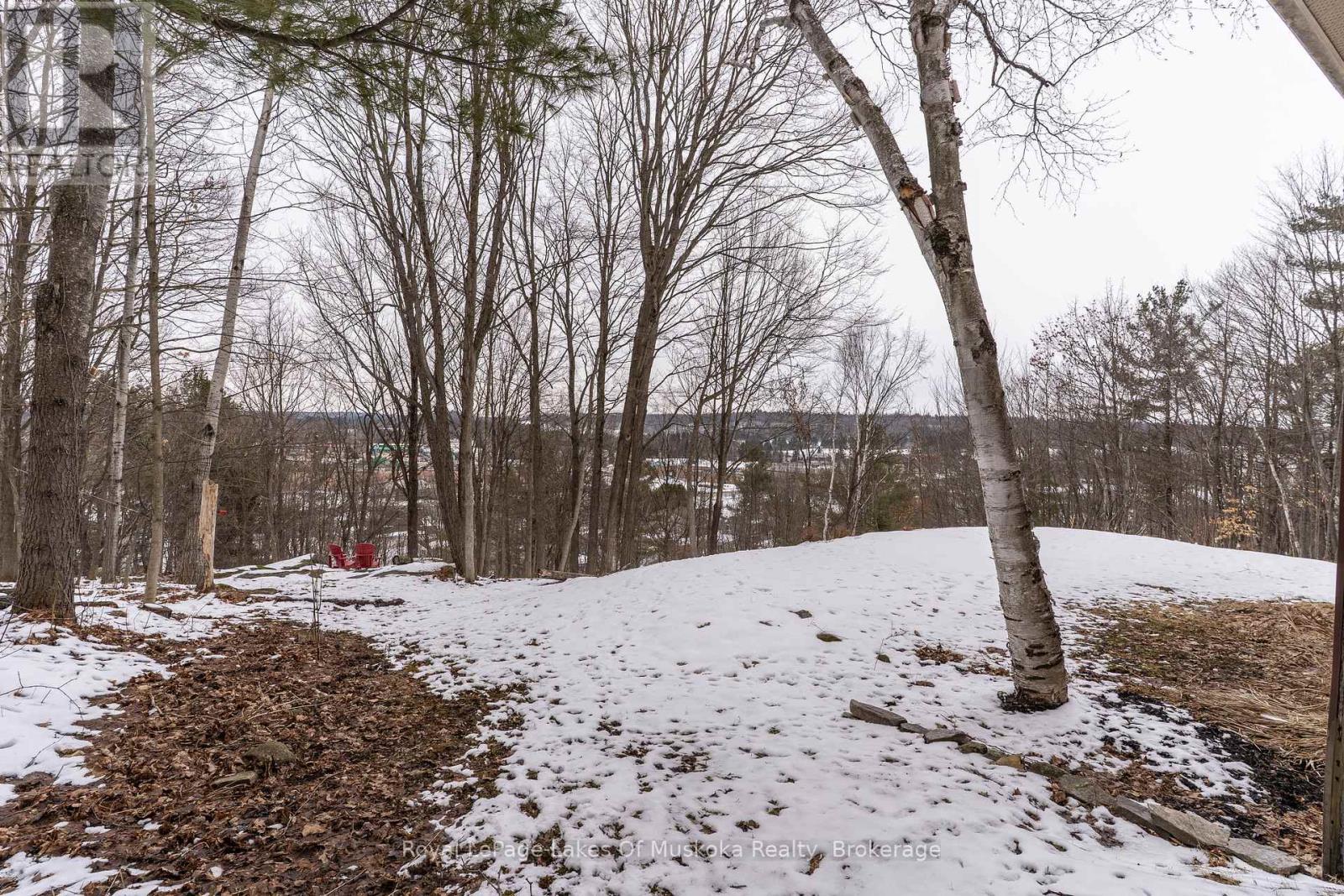 35 Westvale Drive, Bracebridge (Monck (Bracebridge)), Ontario  P1L 1B5 - Photo 31 - X12925330