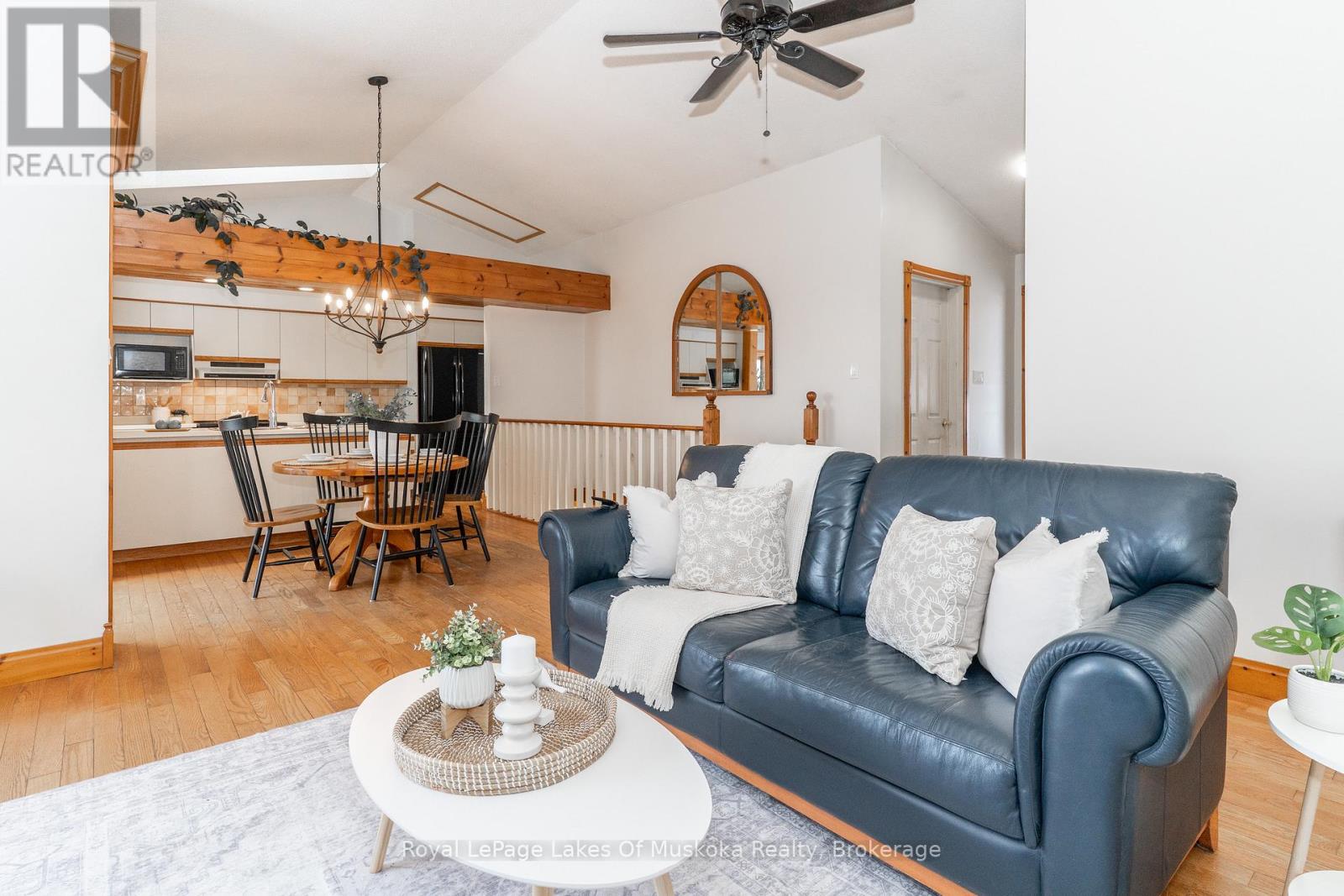 35 Westvale Drive, Bracebridge (Monck (Bracebridge)), Ontario  P1L 1B5 - Photo 4 - X12925330