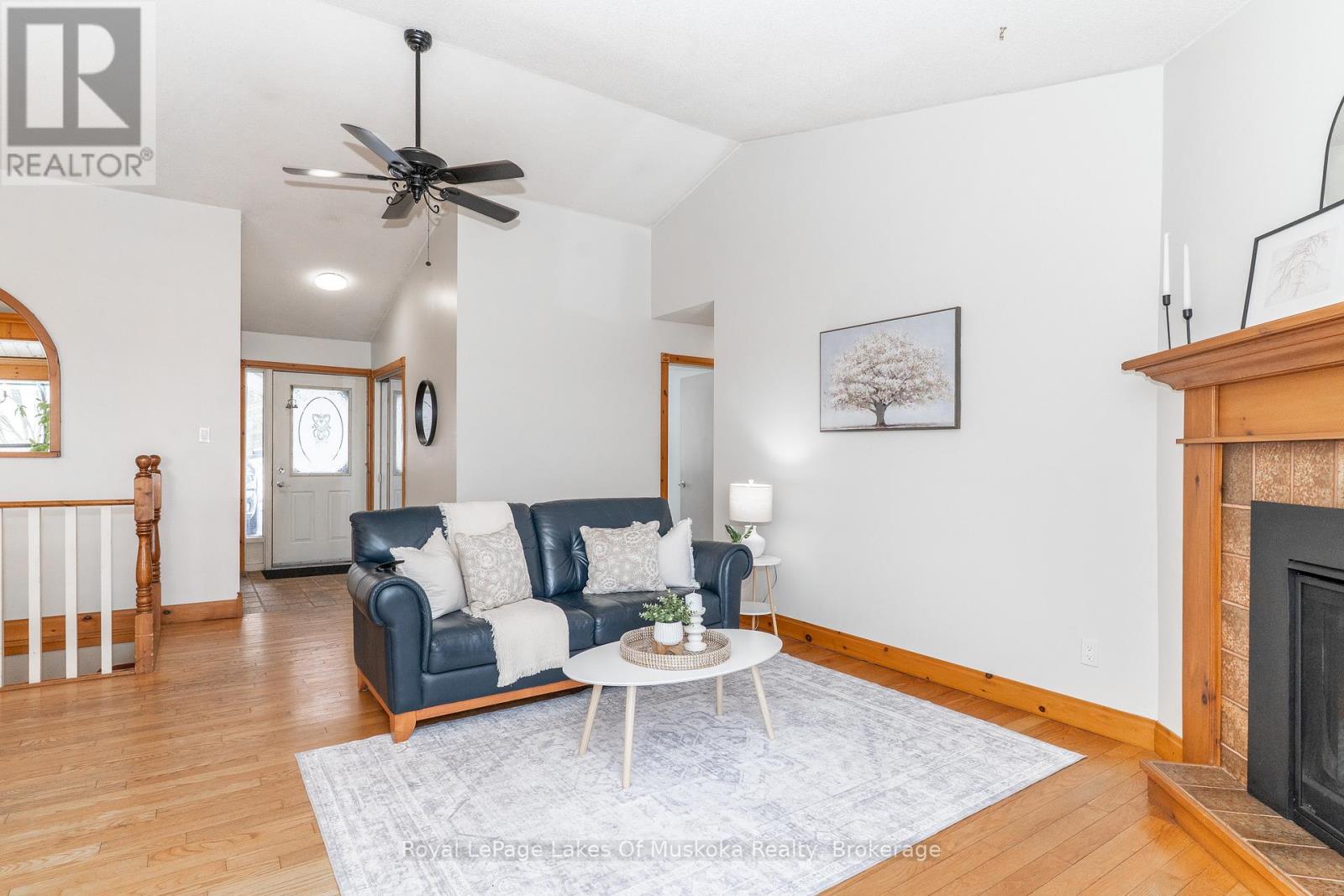 35 Westvale Drive, Bracebridge (Monck (Bracebridge)), Ontario  P1L 1B5 - Photo 5 - X12925330