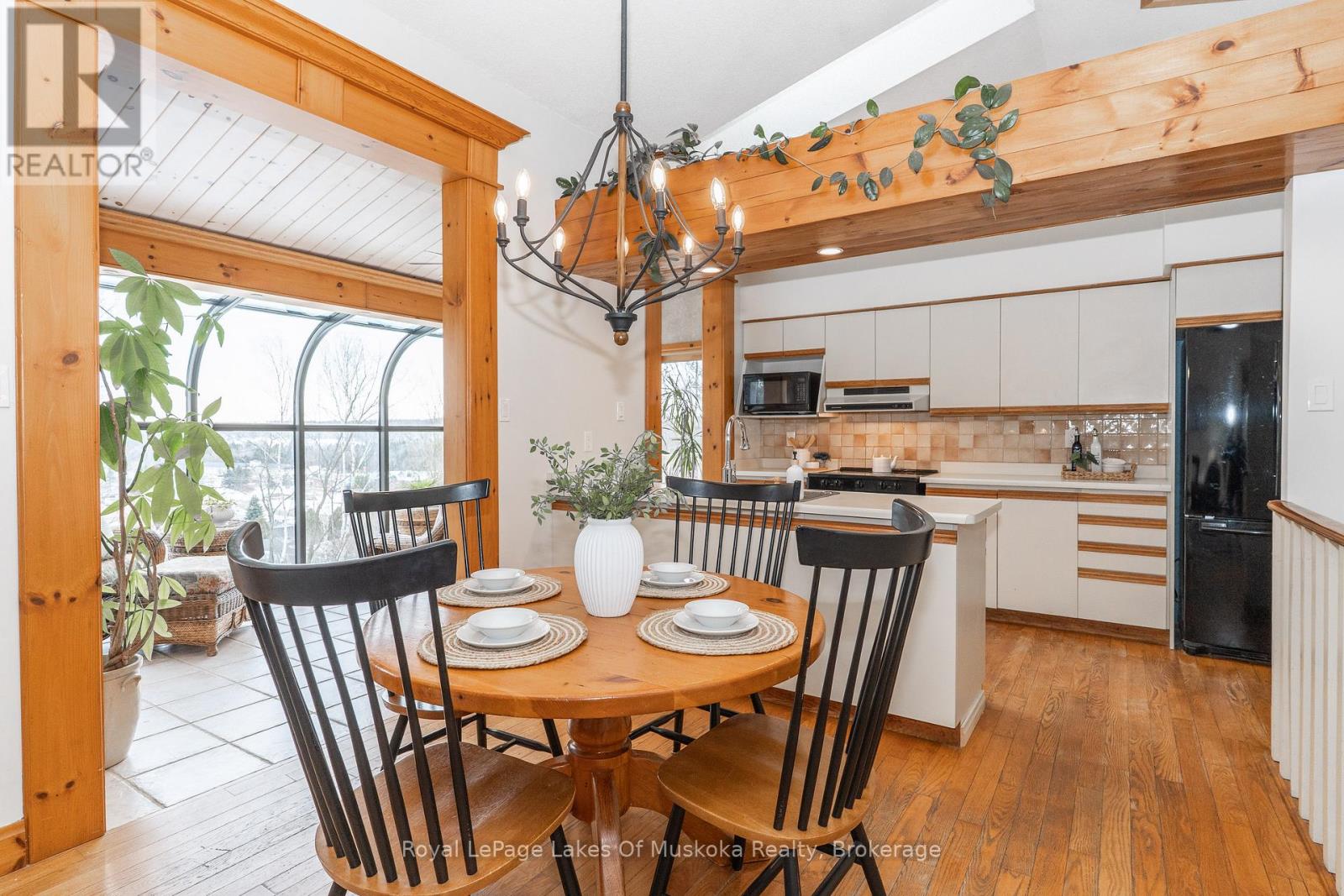 35 Westvale Drive, Bracebridge (Monck (Bracebridge)), Ontario  P1L 1B5 - Photo 8 - X12925330