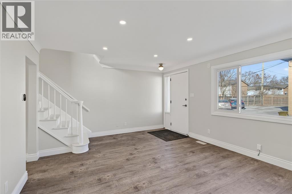 816 Wellington Street, Sarnia, Ontario  N7T 1J5 - Photo 5 - 26006308