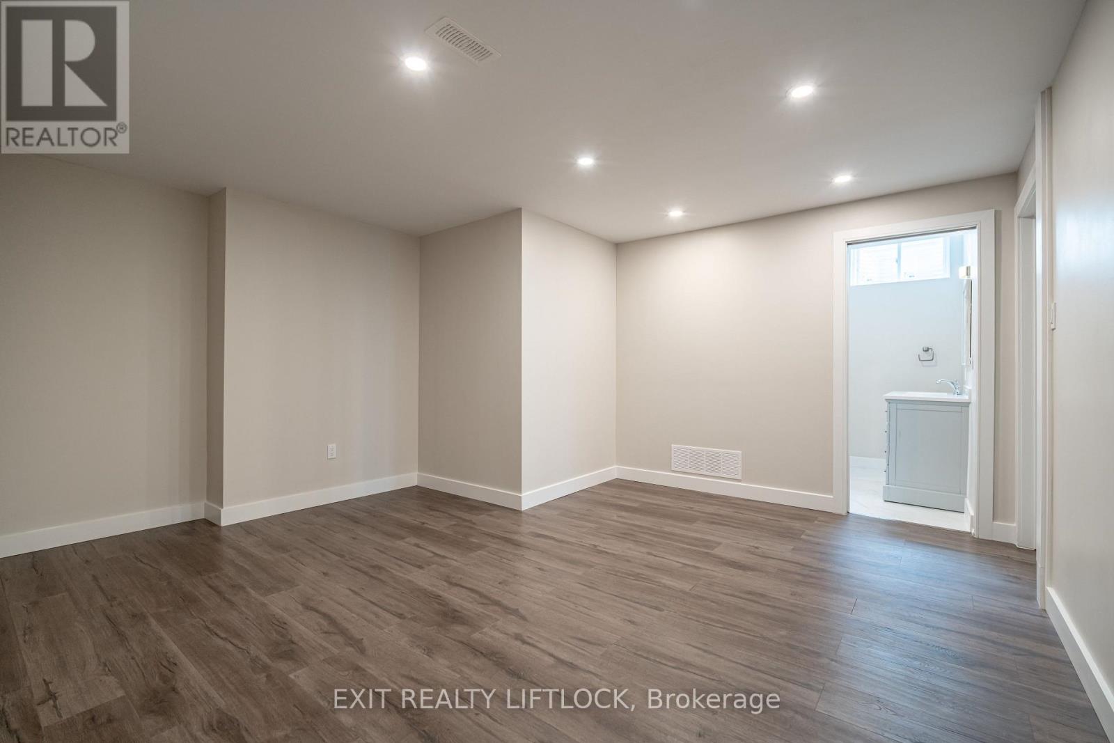 9 Wishing Well Lane, Otonabee-South Monaghan, Ontario  K9J 0K6 - Photo 35 - X12925120