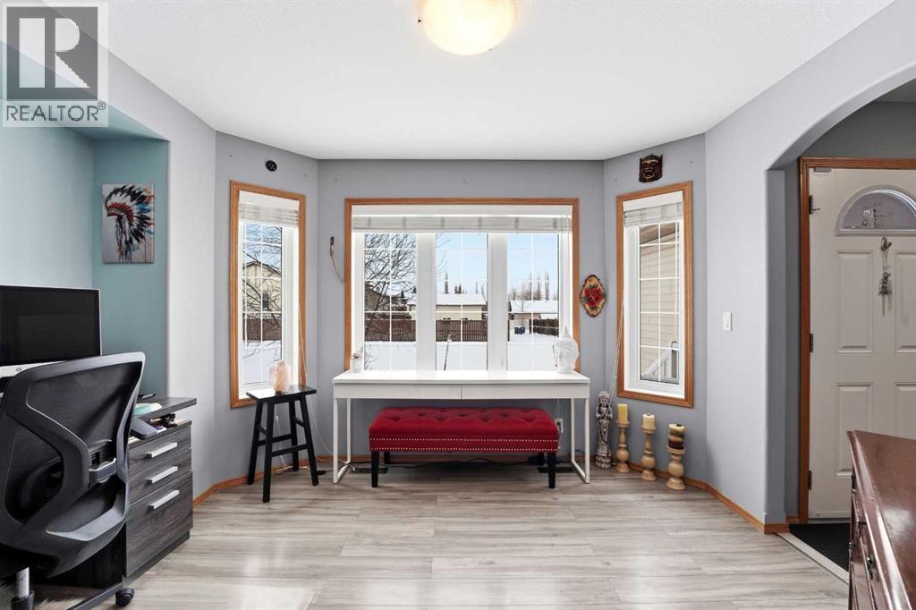 5 Lincoln Street, Sylvan Lake, Alberta  T4S 2R1 - Photo 13 - A2288595