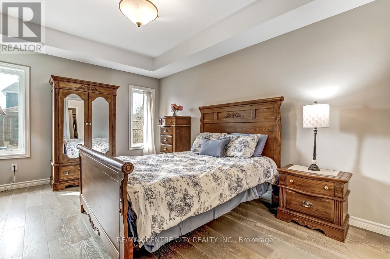 417 Beamish Street, Central Elgin (Port Stanley), Ontario  N5L 0A7 - Photo 15 - X12925118