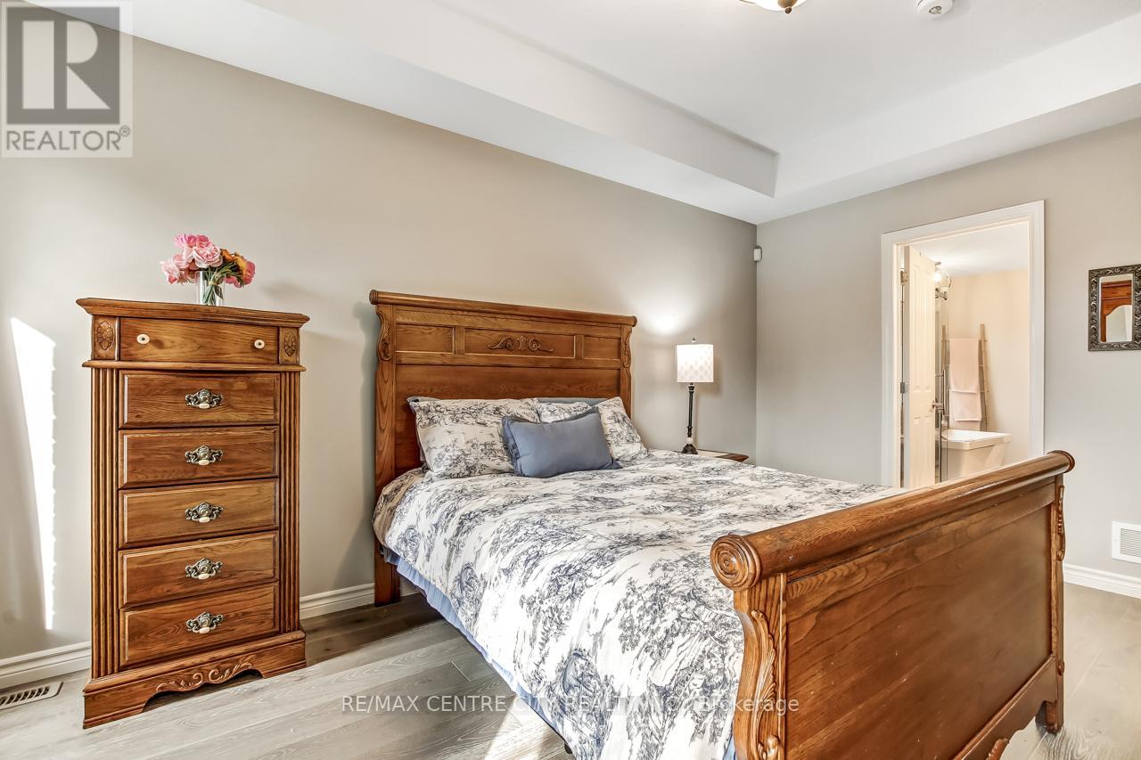 417 Beamish Street, Central Elgin (Port Stanley), Ontario  N5L 0A7 - Photo 16 - X12925118