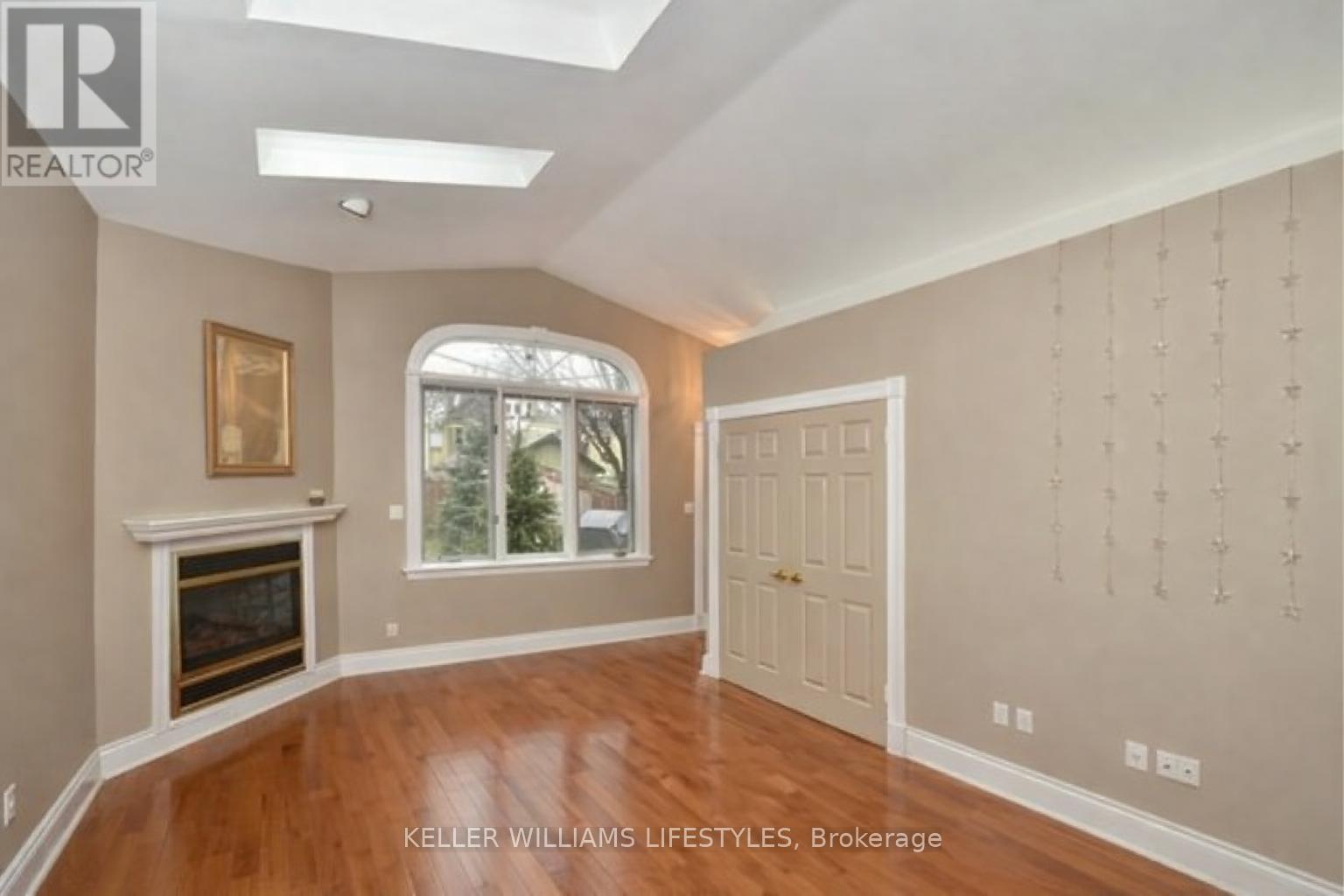 303 Pall Mall Street, London East, Ontario  N6B 2G8 - Photo 5 - X12925302