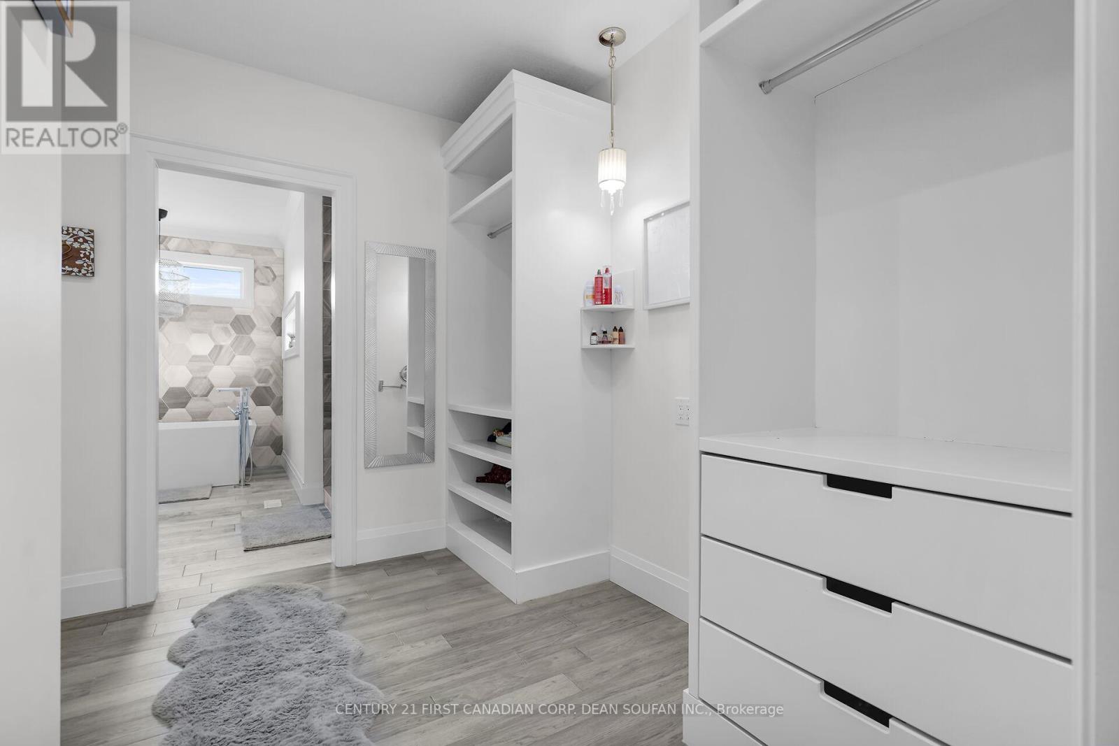 405 Darcy Drive, Strathroy-Caradoc, Ontario  N7G 0A4 - Photo 22 - X12925304