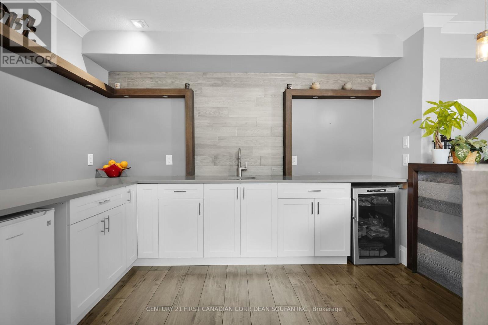 405 Darcy Drive, Strathroy-Caradoc, Ontario  N7G 0A4 - Photo 37 - X12925304