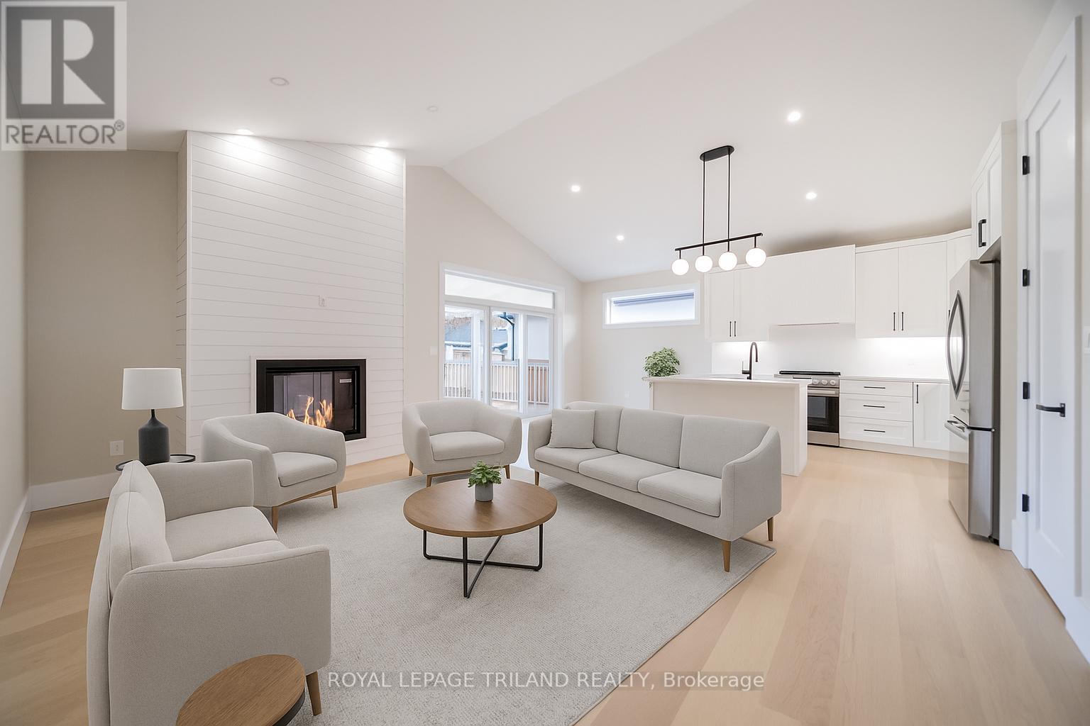 24 Brooklawn Drive, Lambton Shores, Ontario  N0M 1T0 - Photo 21 - X12925340