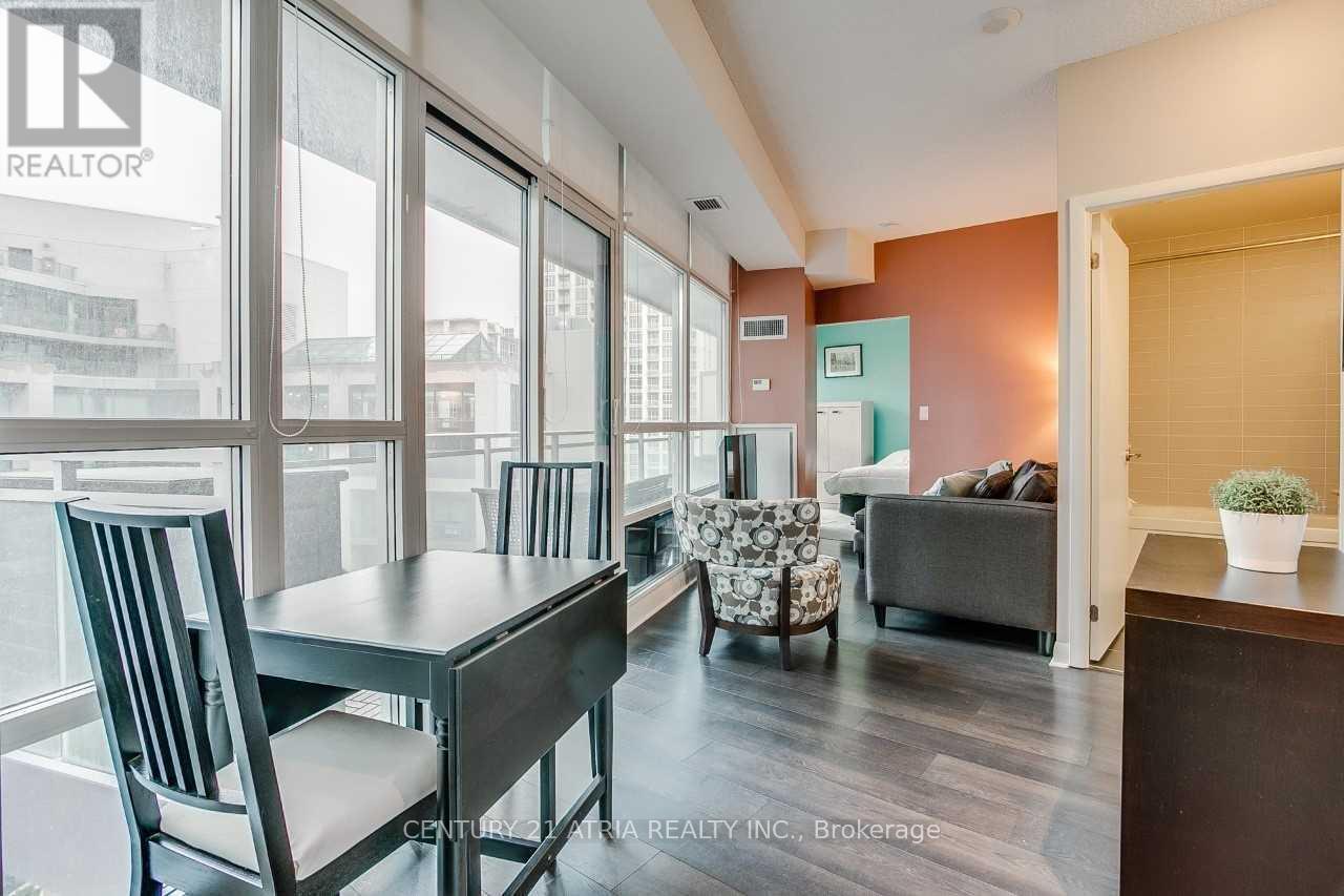 805 - 15 BRUYERES MEWS, Toronto, Ontario