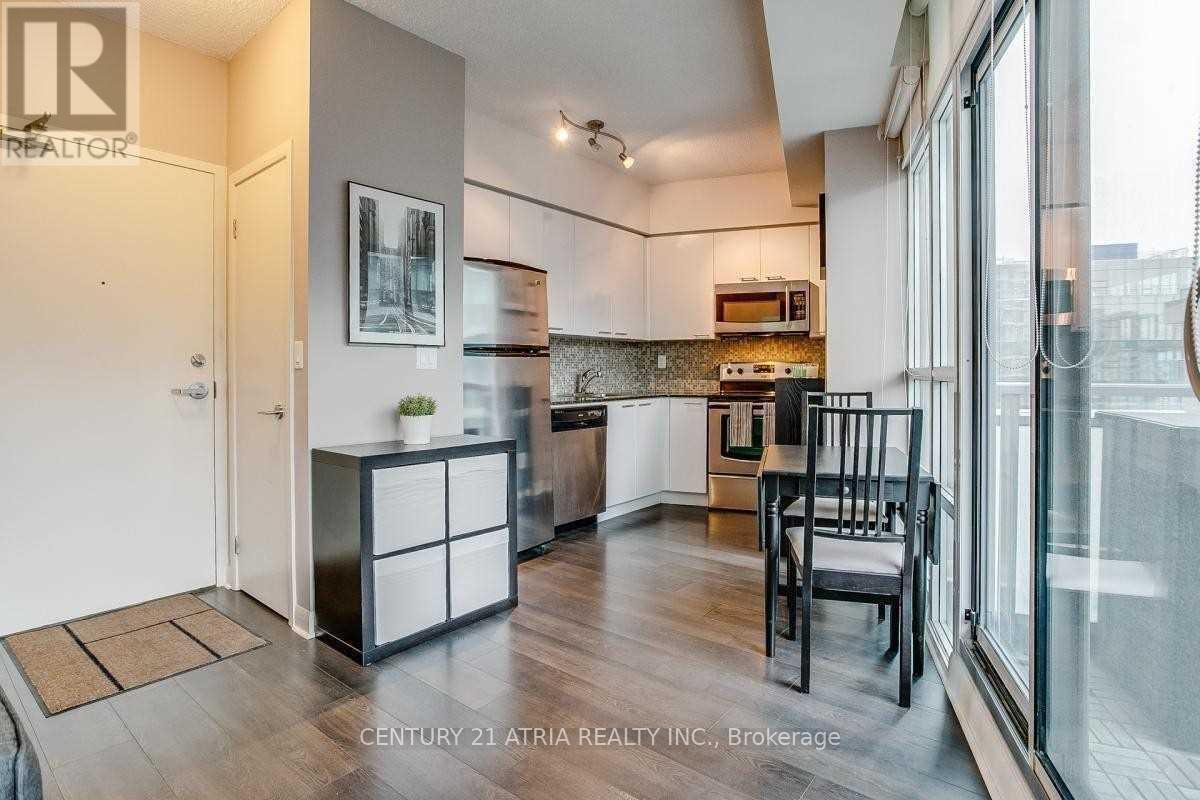 805 - 15 Bruyeres Mews, Toronto, Ontario  M5V 0A7 - Photo 4 - C12925230