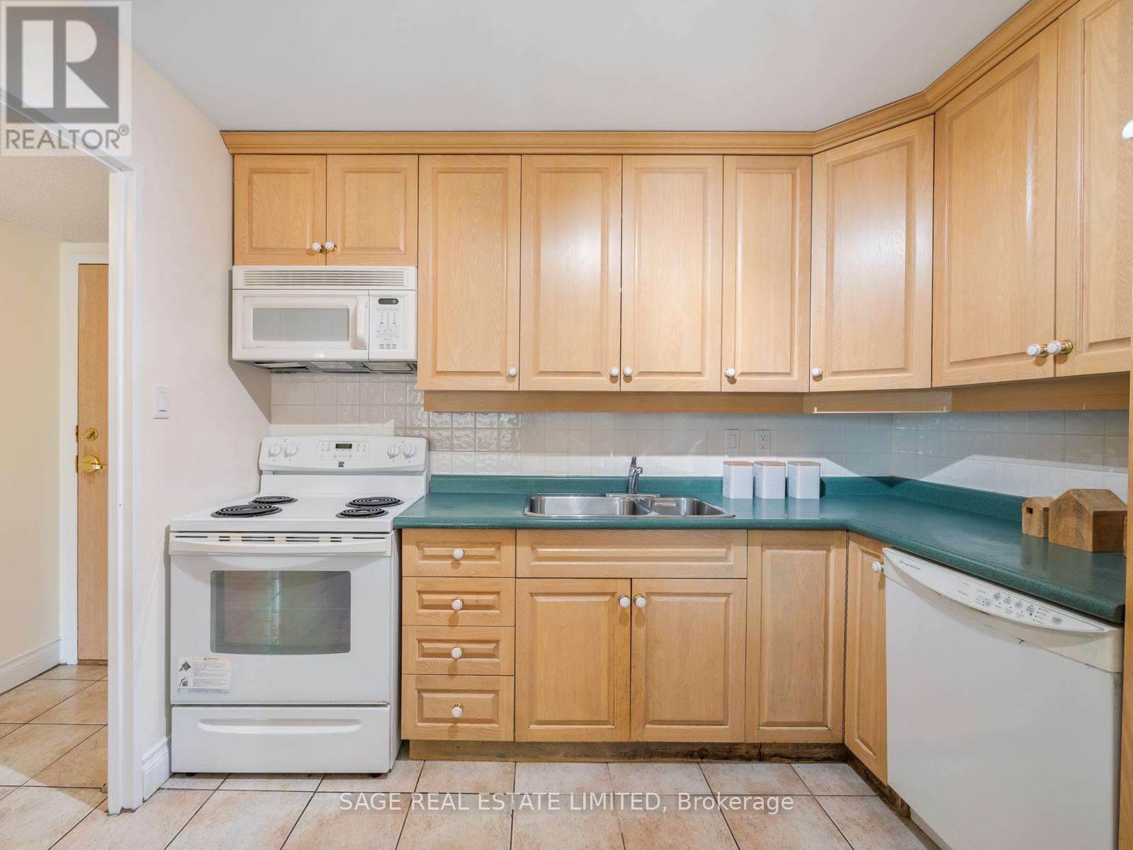 213e - 30 Fashion Roseway, Toronto, Ontario  M2N 6B4 - Photo 8 - C12925248