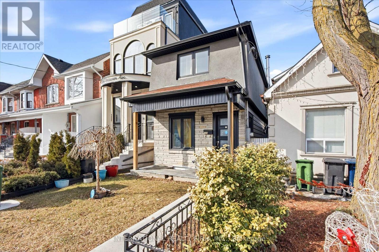 568 Delaware Avenue N, Toronto, Ontario  M6H 2V2 - Photo 2 - C12925296