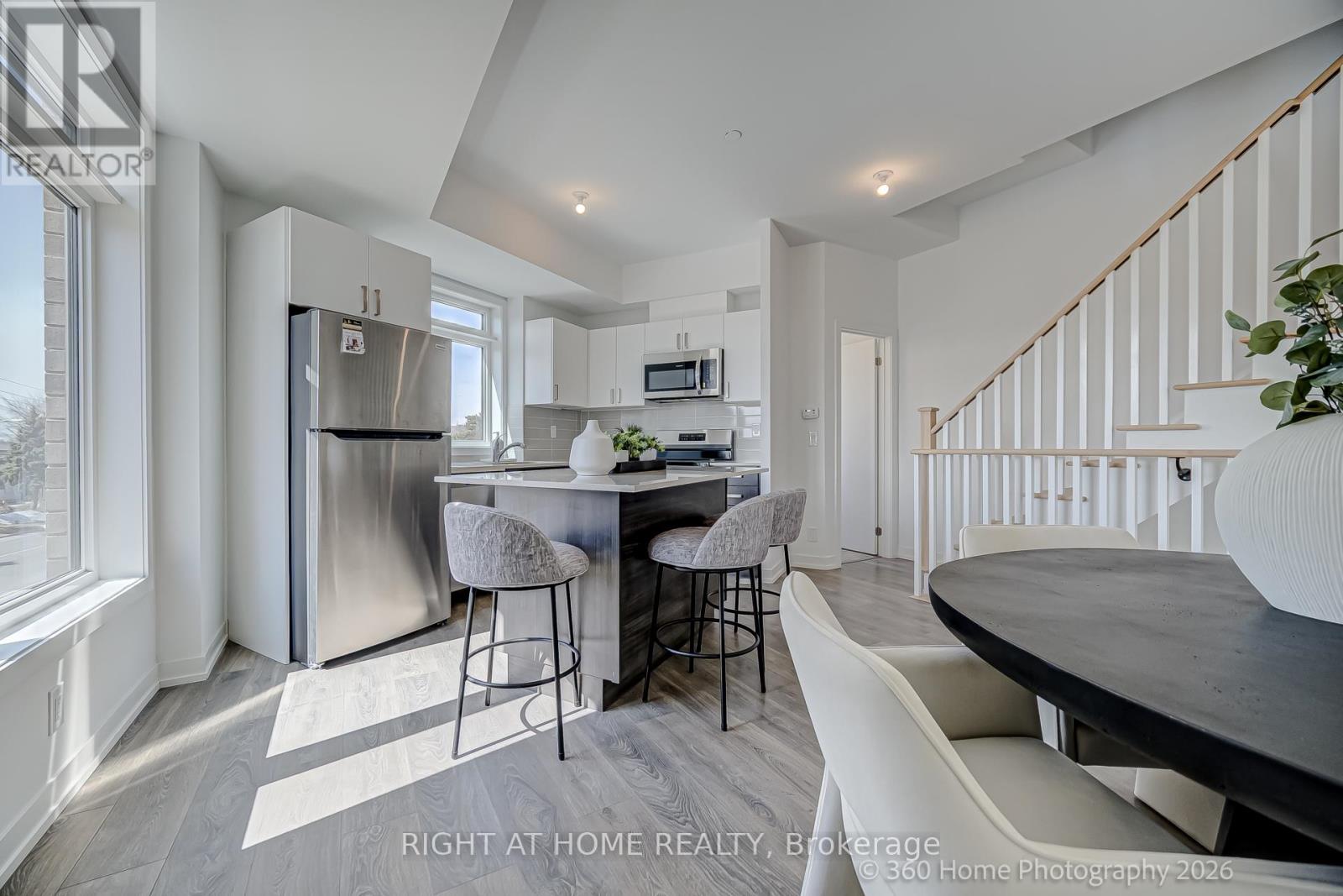 1 Case Ootes Drive, Toronto, Ontario  M4A 0A9 - Photo 11 - C12925306